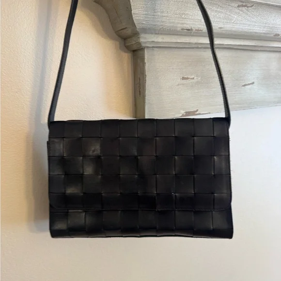 Lauren Ralph Lauren Black Woven Leather Shoulder Bag - Picture 3 of 6